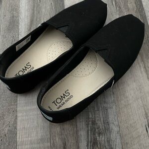 TOMS Women's Classic Black Loafers